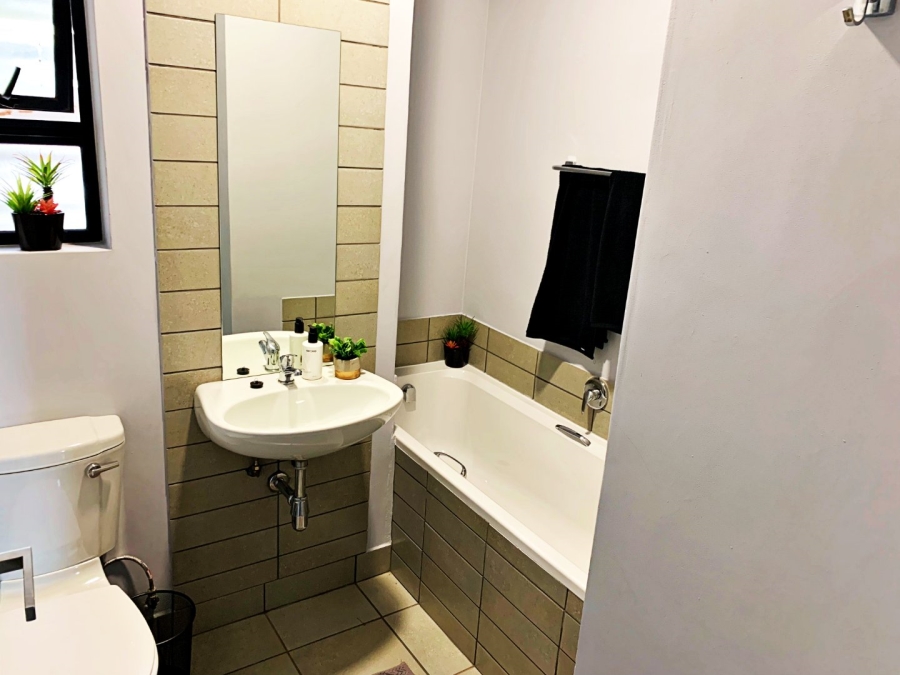 2 Bedroom Property for Sale in Annlin Gauteng