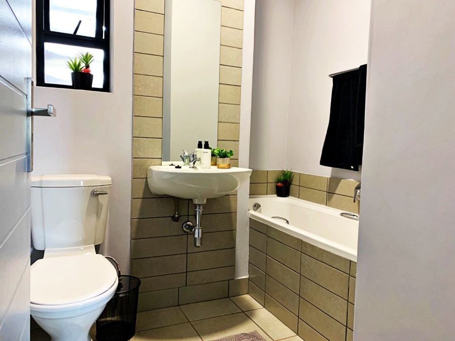 2 Bedroom Property for Sale in Annlin Gauteng