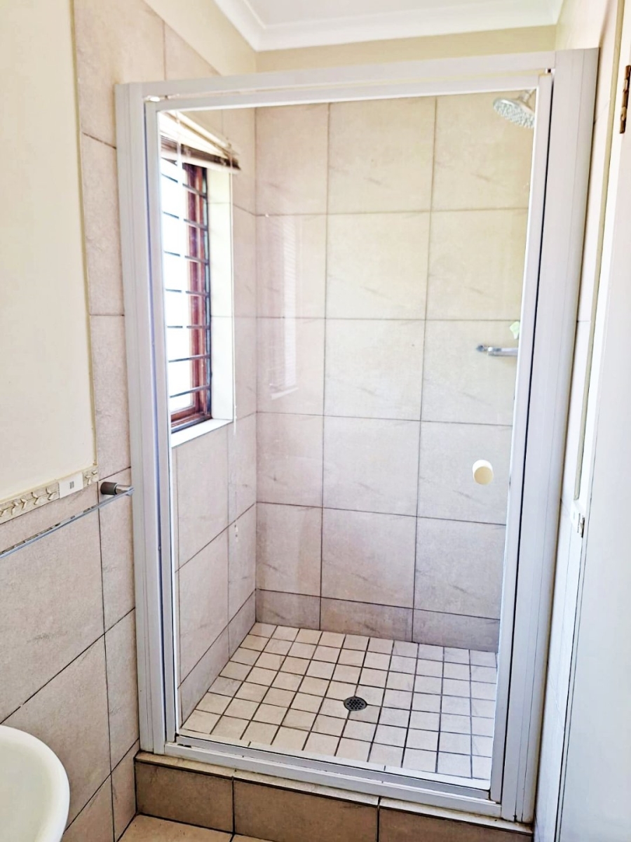 2 Bedroom Property for Sale in Vorna Valley Gauteng