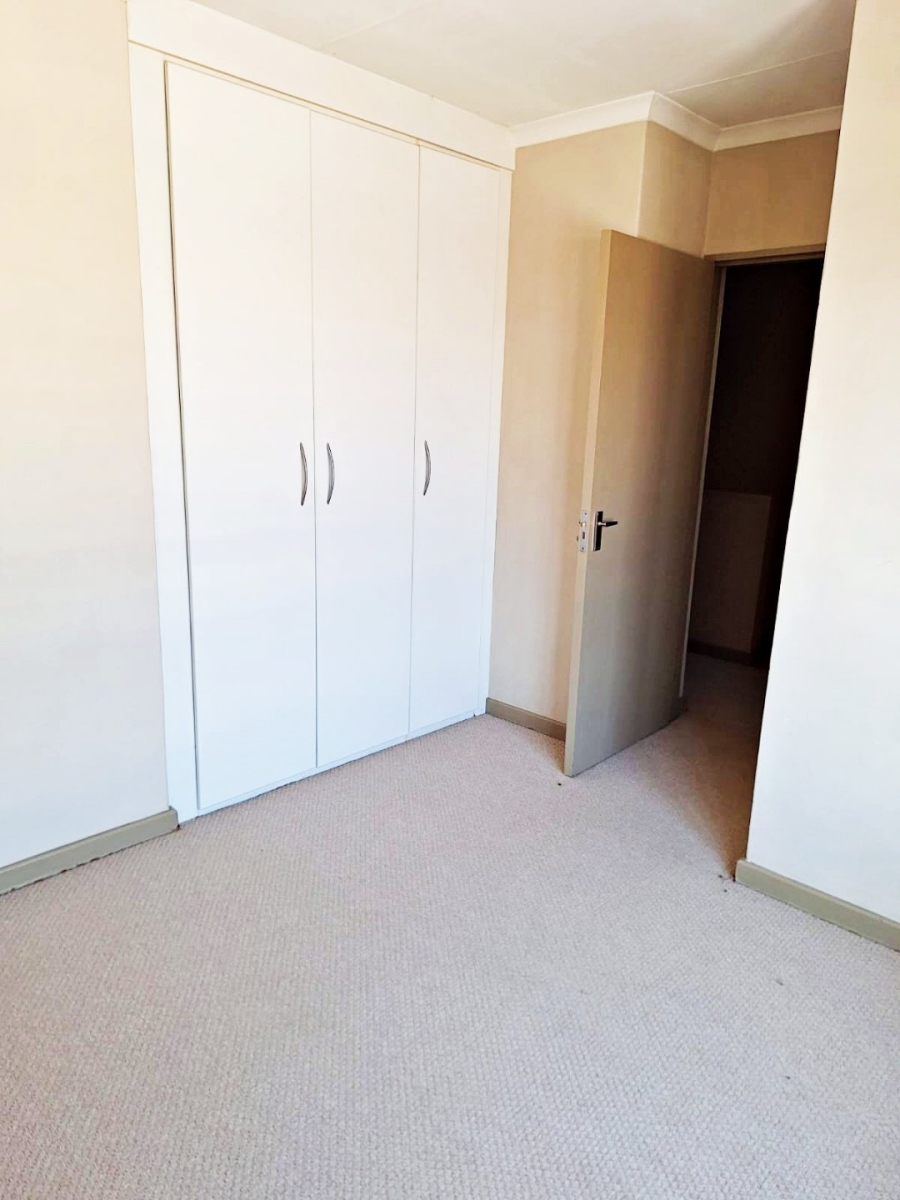 2 Bedroom Property for Sale in Vorna Valley Gauteng