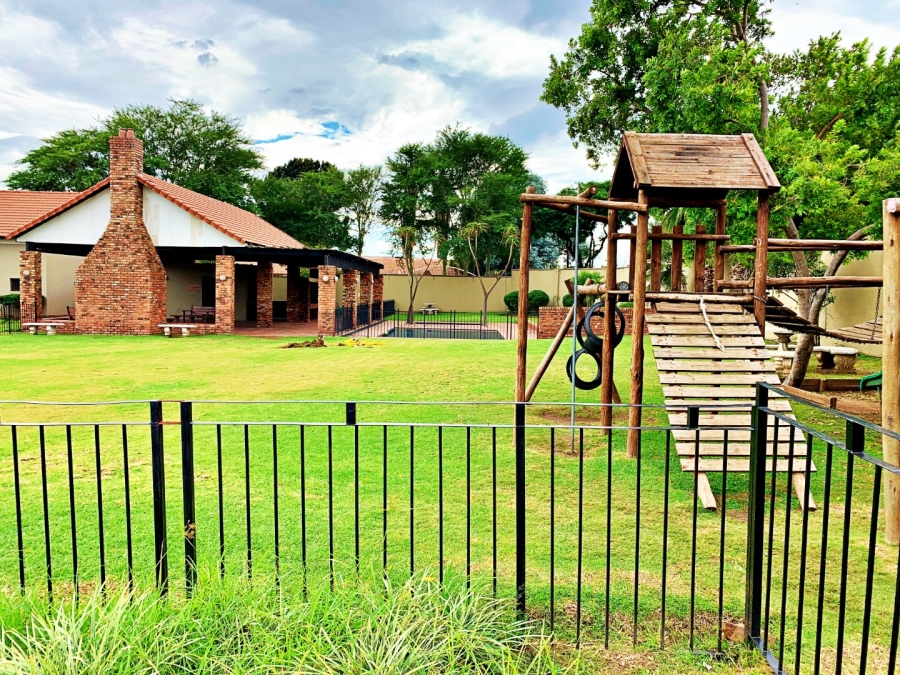 2 Bedroom Property for Sale in Vorna Valley Gauteng