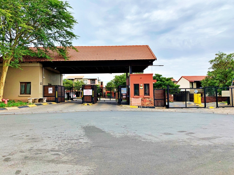 2 Bedroom Property for Sale in Vorna Valley Gauteng