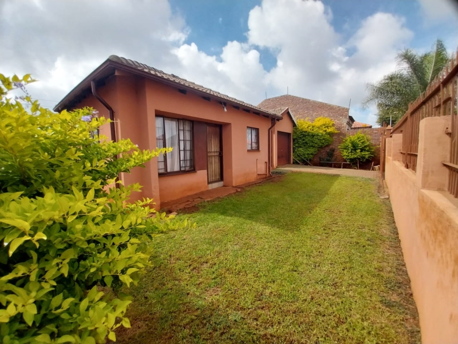 2 Bedroom Property for Sale in The Orchards Gauteng