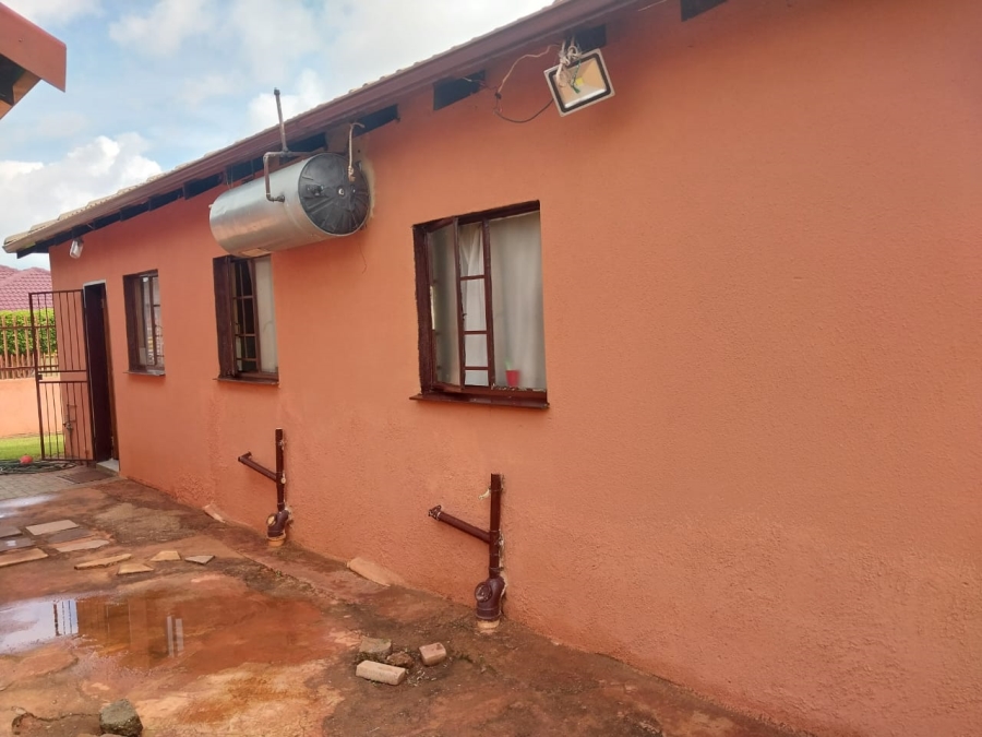 2 Bedroom Property for Sale in The Orchards Gauteng