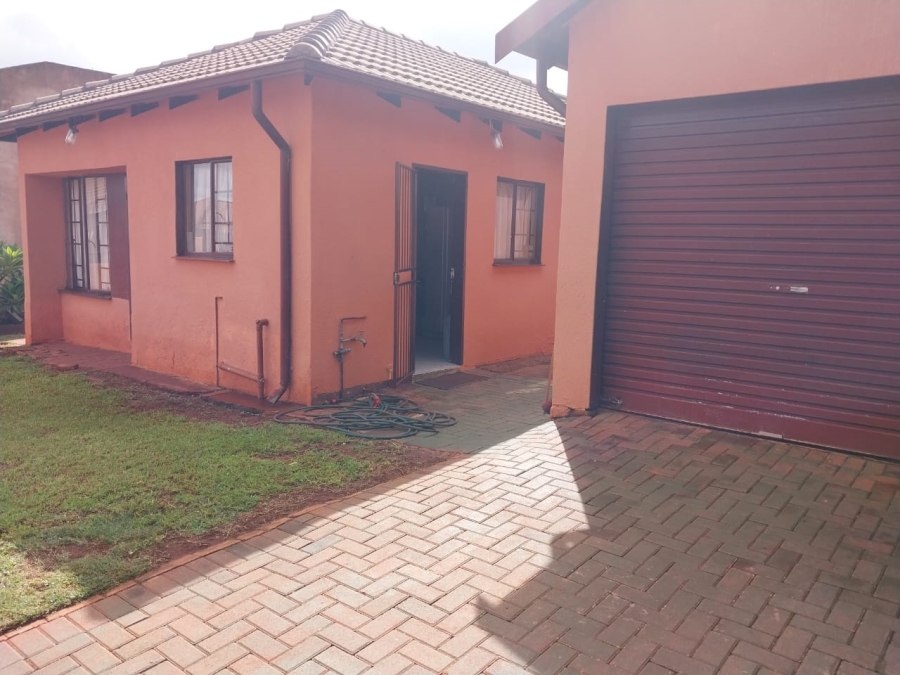 2 Bedroom Property for Sale in The Orchards Gauteng