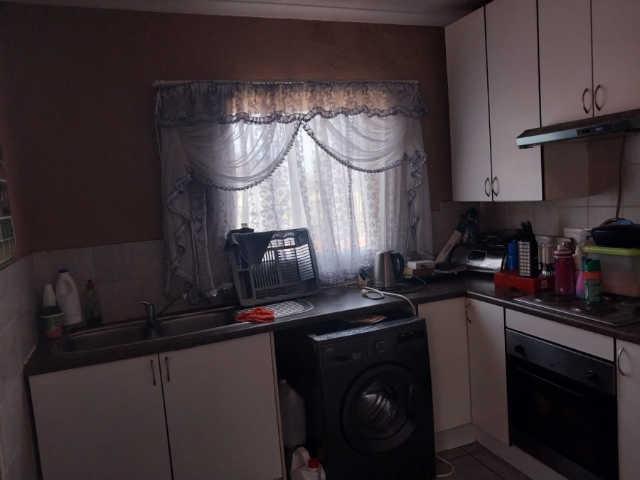 2 Bedroom Property for Sale in The Orchards Gauteng