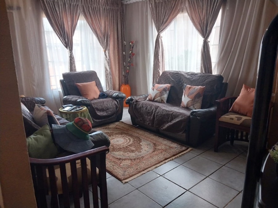 2 Bedroom Property for Sale in The Orchards Gauteng