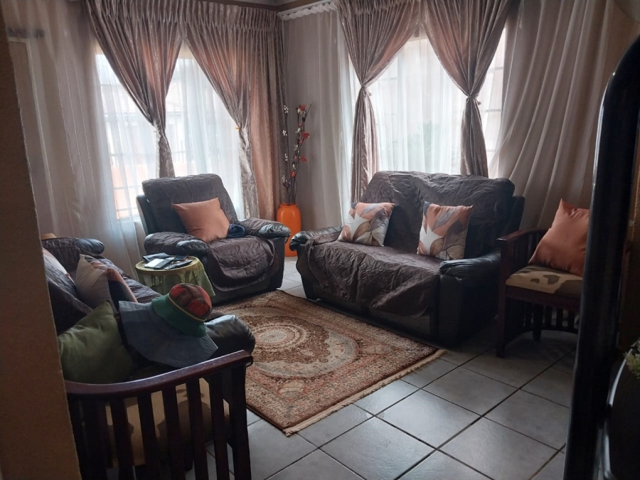 2 Bedroom Property for Sale in The Orchards Gauteng