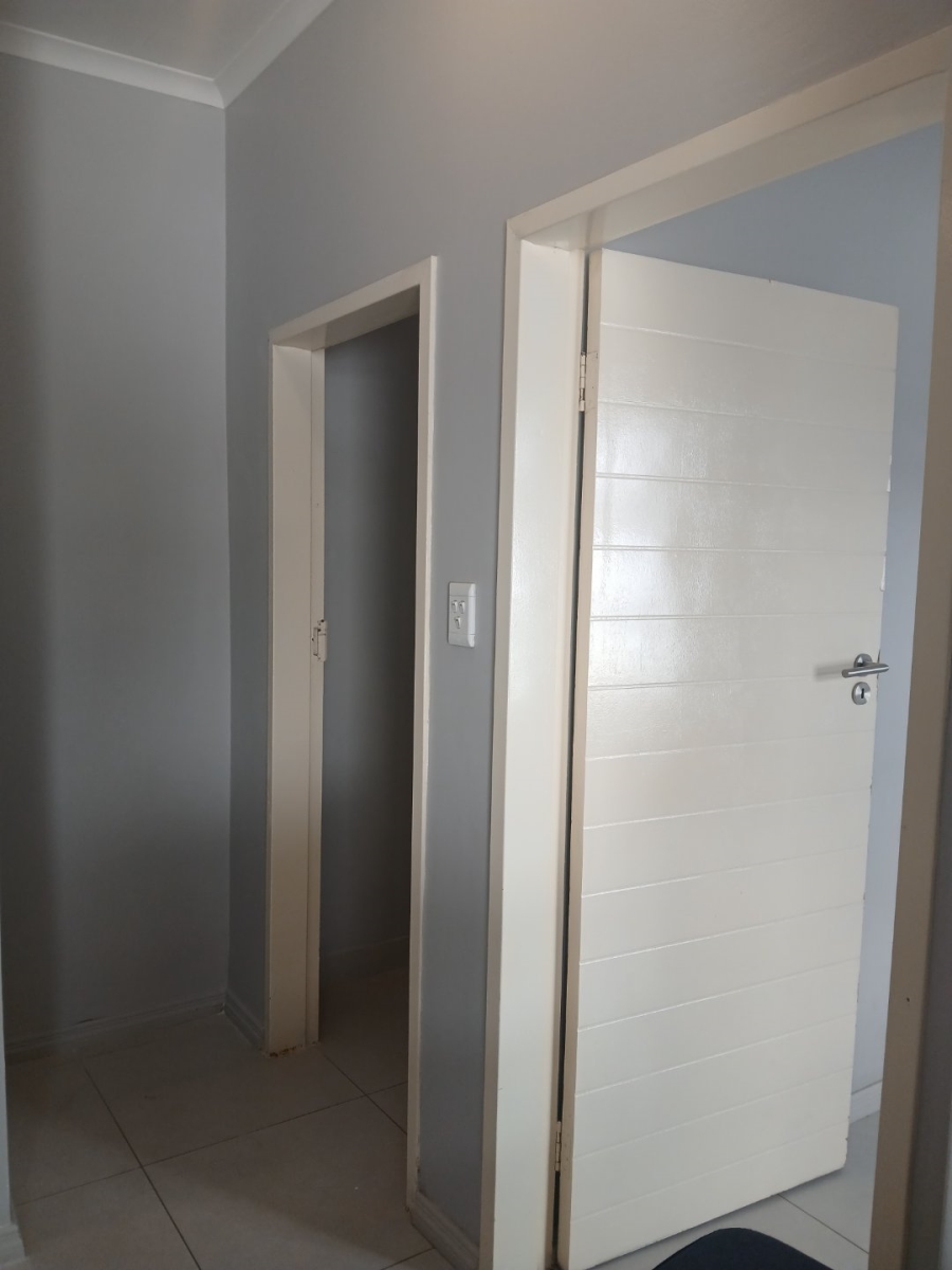 1 Bedroom Property for Sale in Carlswald Gauteng