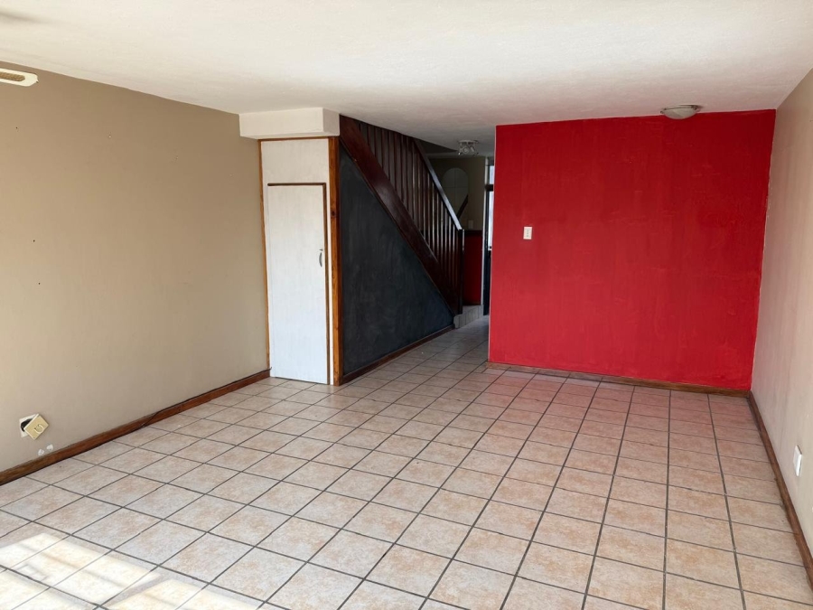 2 Bedroom Property for Sale in Valhalla Gauteng