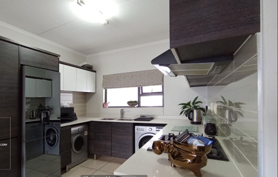 2 Bedroom Property for Sale in Greenstone Hill Gauteng