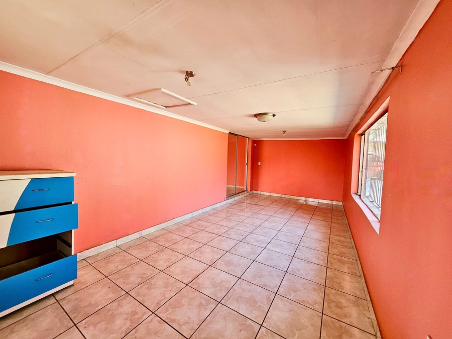 4 Bedroom Property for Sale in Allen Grove Gauteng