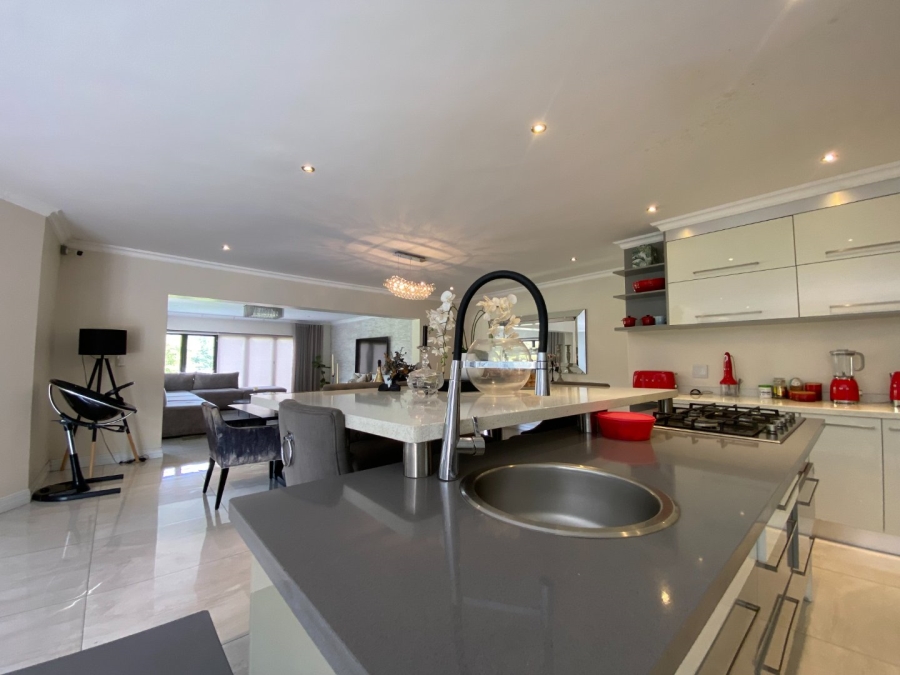 To Let 5 Bedroom Property for Rent in Cedar Creek Gauteng