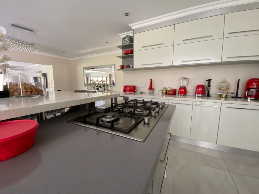 To Let 5 Bedroom Property for Rent in Cedar Creek Gauteng