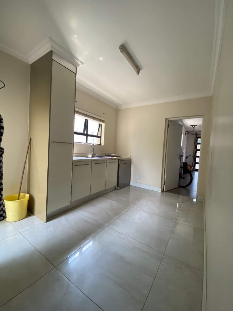 To Let 5 Bedroom Property for Rent in Cedar Creek Gauteng