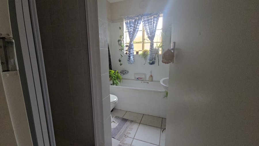 2 Bedroom Property for Sale in Annlin Gauteng