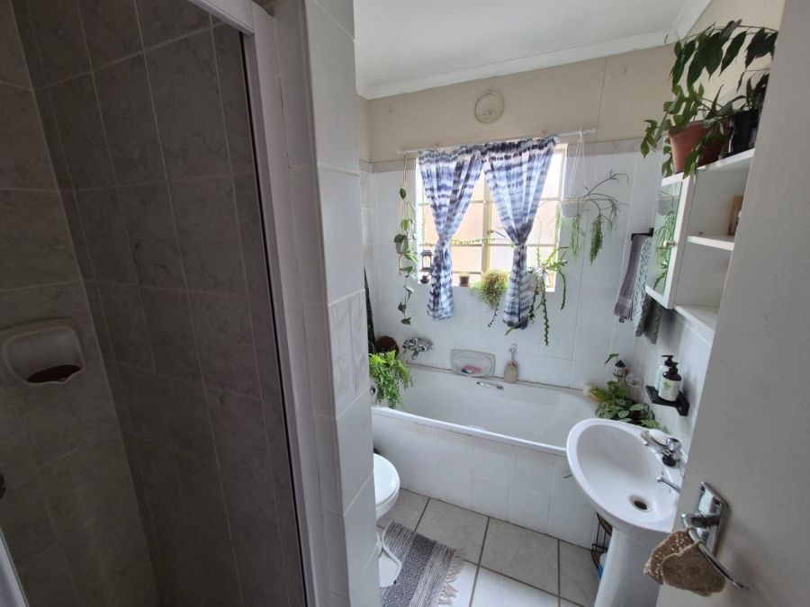 2 Bedroom Property for Sale in Annlin Gauteng