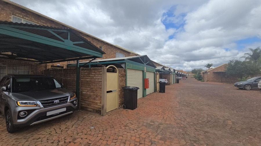 2 Bedroom Property for Sale in Annlin Gauteng