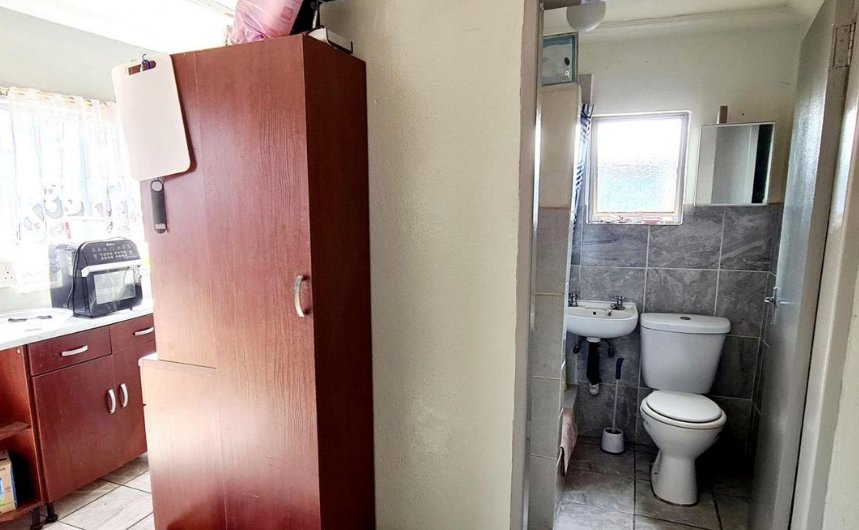  Bedroom Property for Sale in Onderstepoort Gauteng