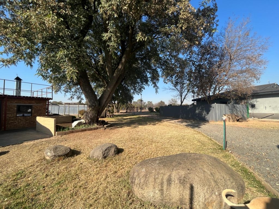  Bedroom Property for Sale in Onderstepoort Gauteng