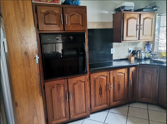 4 Bedroom Property for Sale in Glen Austin Gauteng