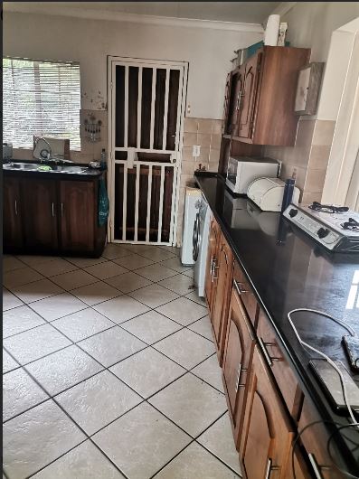4 Bedroom Property for Sale in Glen Austin Gauteng