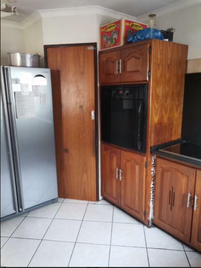 4 Bedroom Property for Sale in Glen Austin Gauteng