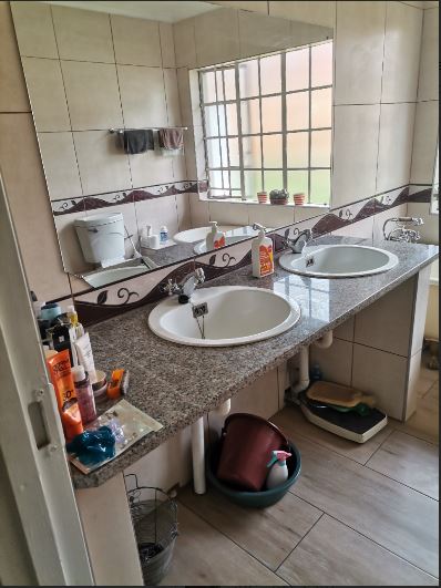 4 Bedroom Property for Sale in Glen Austin Gauteng