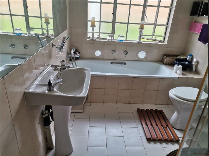 4 Bedroom Property for Sale in Glen Austin Gauteng