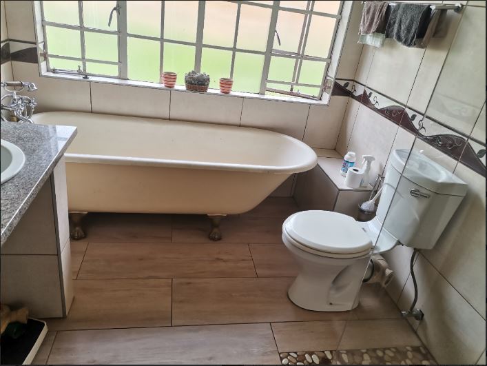 4 Bedroom Property for Sale in Glen Austin Gauteng