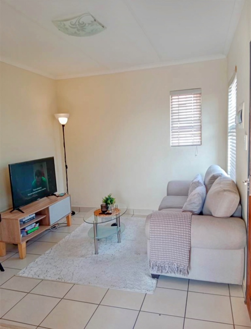 To Let 2 Bedroom Property for Rent in Kosmosdal Gauteng