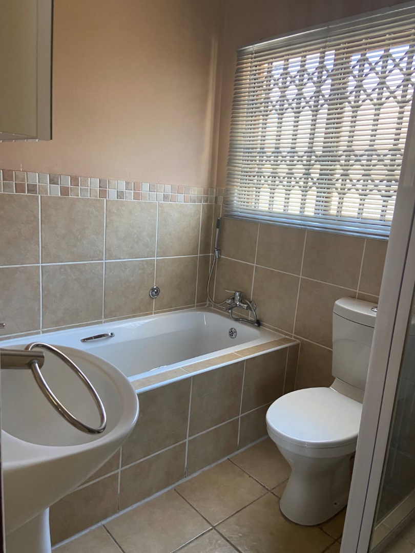 To Let 2 Bedroom Property for Rent in Kosmosdal Gauteng