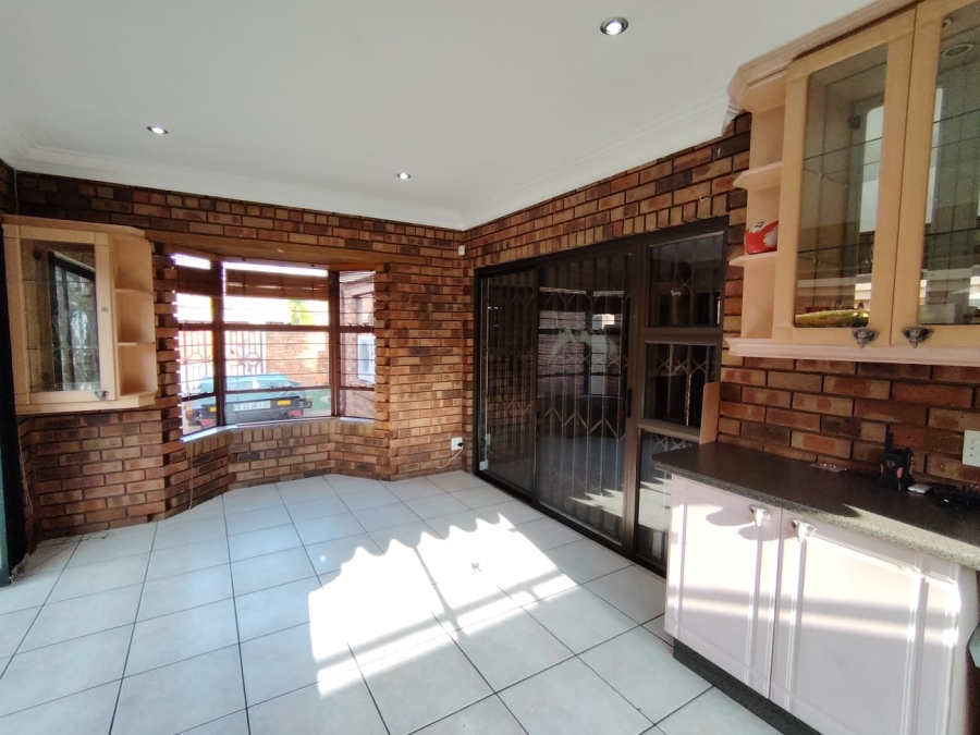 3 Bedroom Property for Sale in Bardene Gauteng