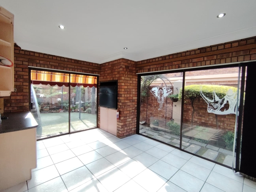 3 Bedroom Property for Sale in Bardene Gauteng