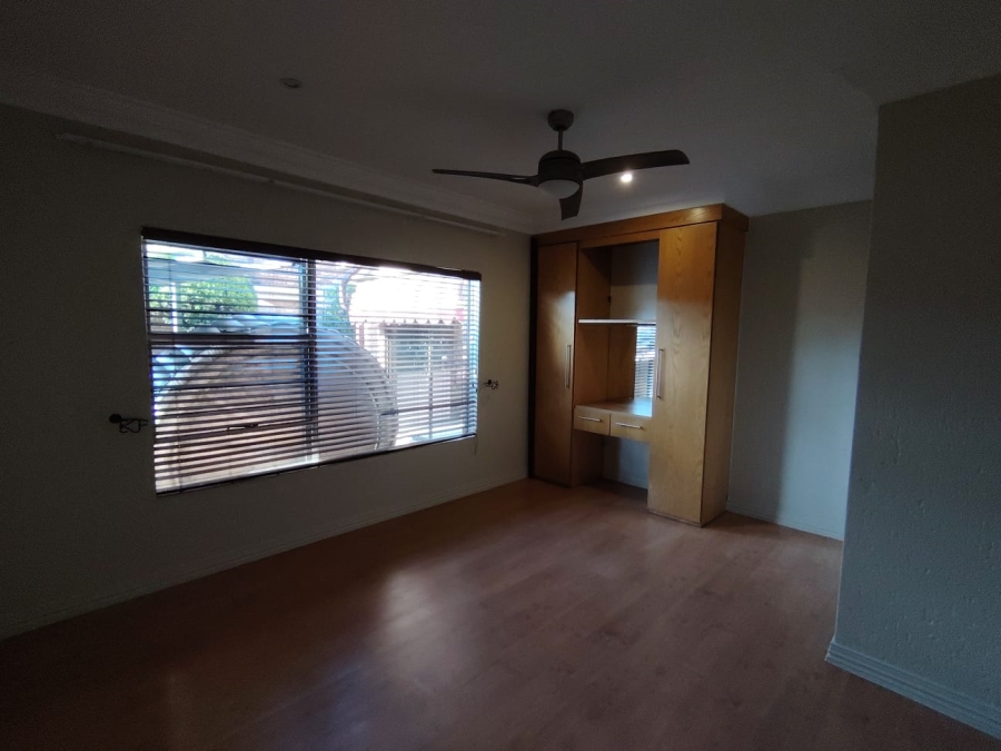 3 Bedroom Property for Sale in Bardene Gauteng