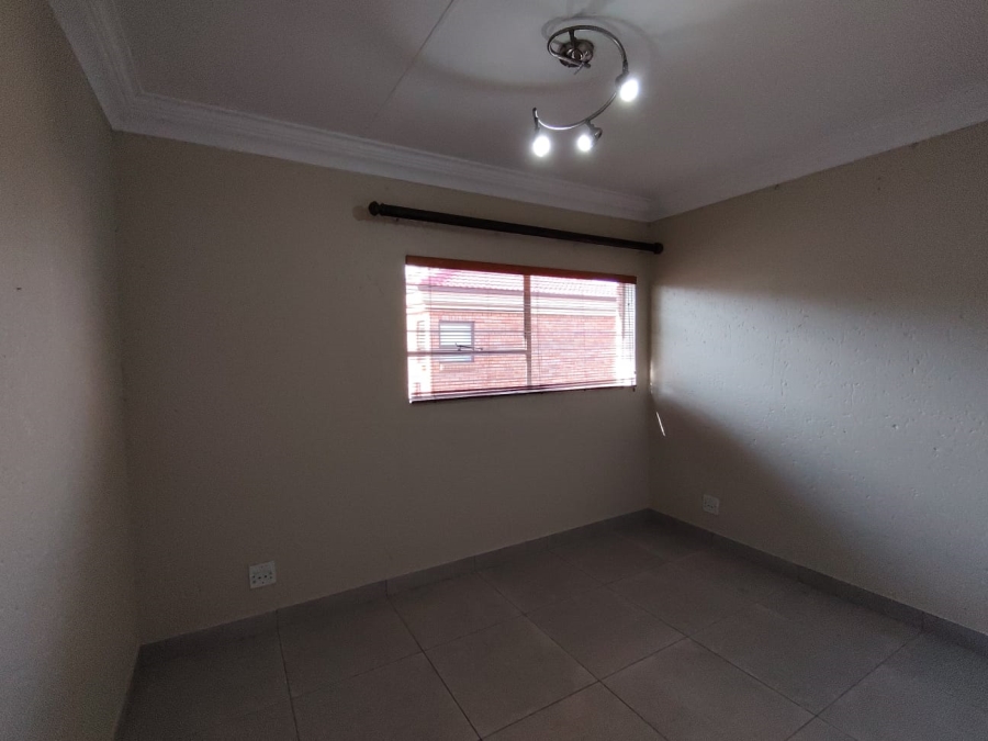 3 Bedroom Property for Sale in Bardene Gauteng