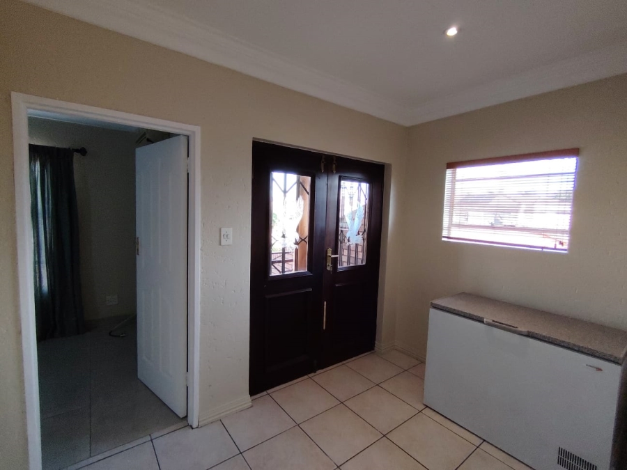 3 Bedroom Property for Sale in Bardene Gauteng