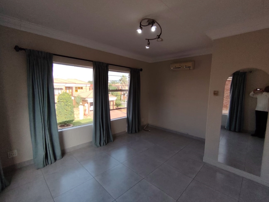 3 Bedroom Property for Sale in Bardene Gauteng