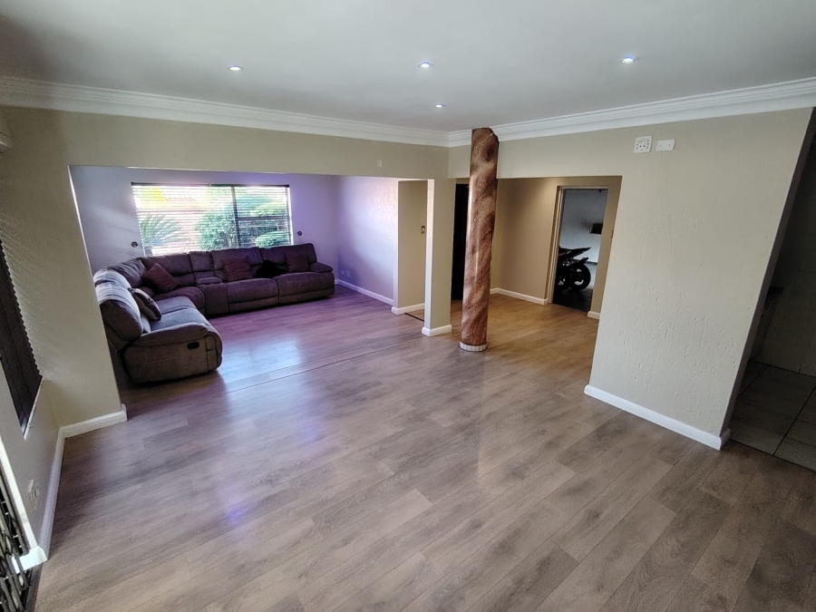 3 Bedroom Property for Sale in Bardene Gauteng