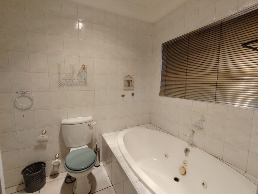 3 Bedroom Property for Sale in Bardene Gauteng