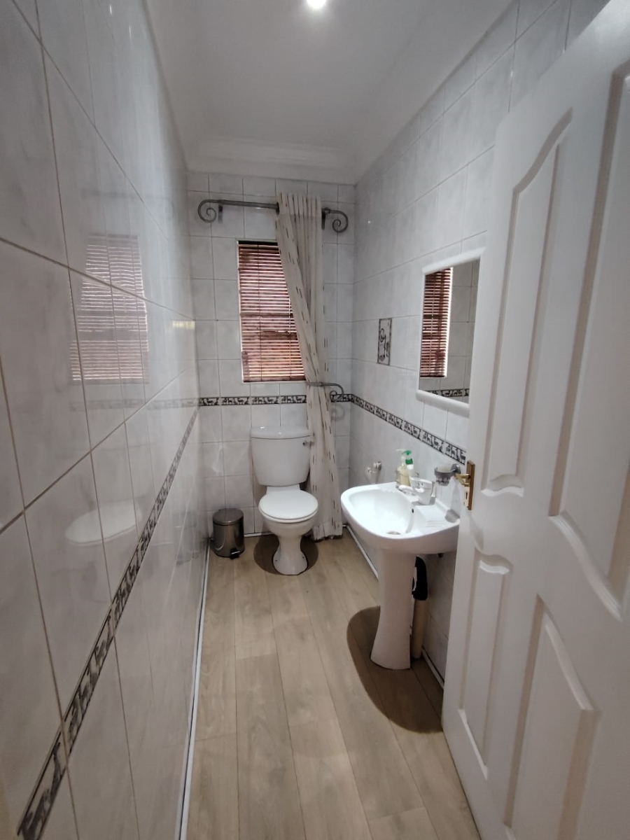 3 Bedroom Property for Sale in Bardene Gauteng