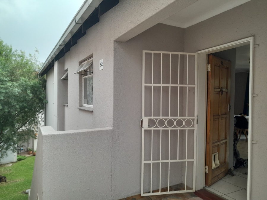 2 Bedroom Property for Sale in Edenvale Central Gauteng