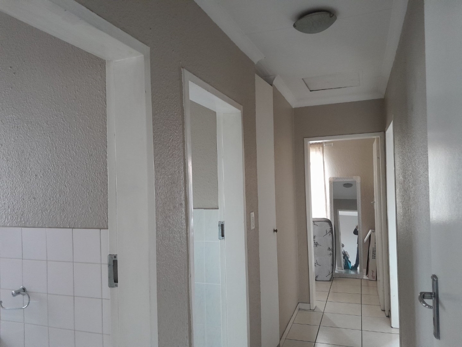 2 Bedroom Property for Sale in Edenvale Central Gauteng
