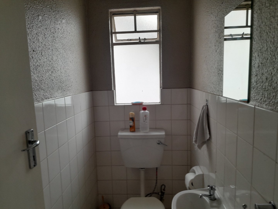 2 Bedroom Property for Sale in Edenvale Central Gauteng