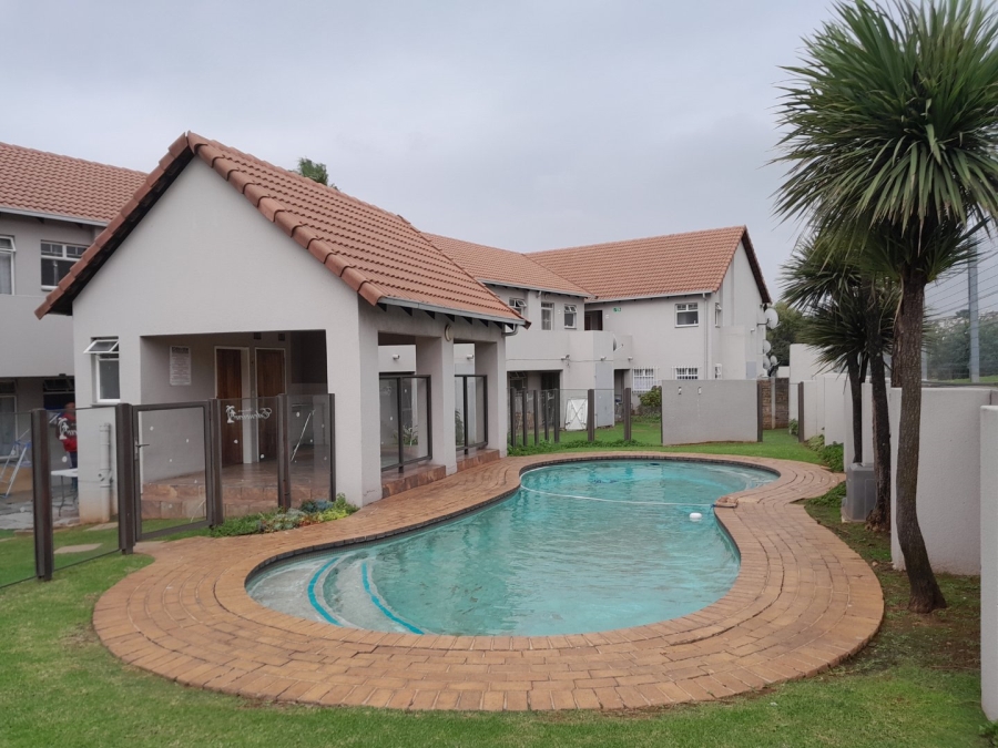2 Bedroom Property for Sale in Edenvale Central Gauteng