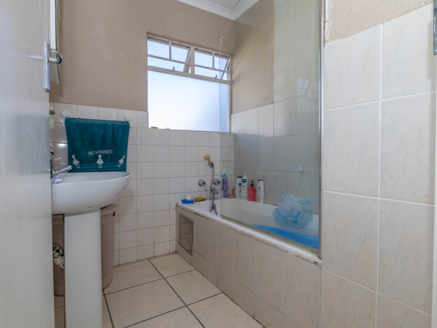 2 Bedroom Property for Sale in Edenvale Central Gauteng