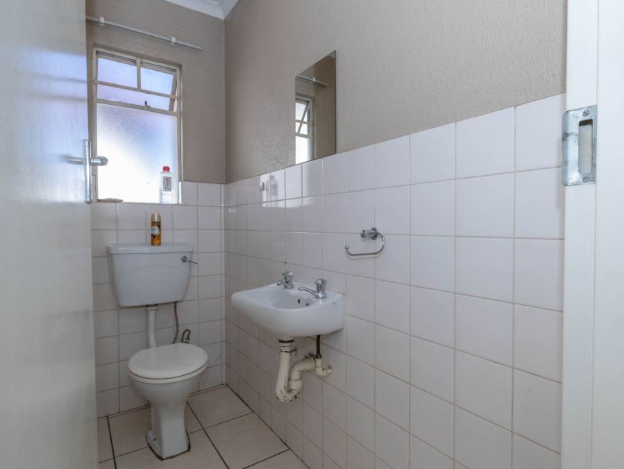 2 Bedroom Property for Sale in Edenvale Central Gauteng