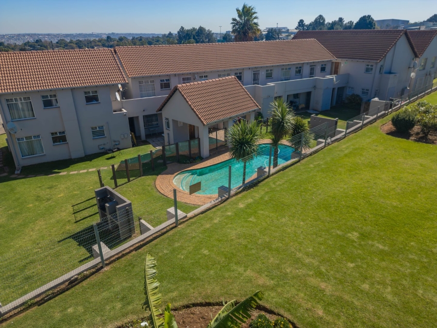 2 Bedroom Property for Sale in Edenvale Central Gauteng