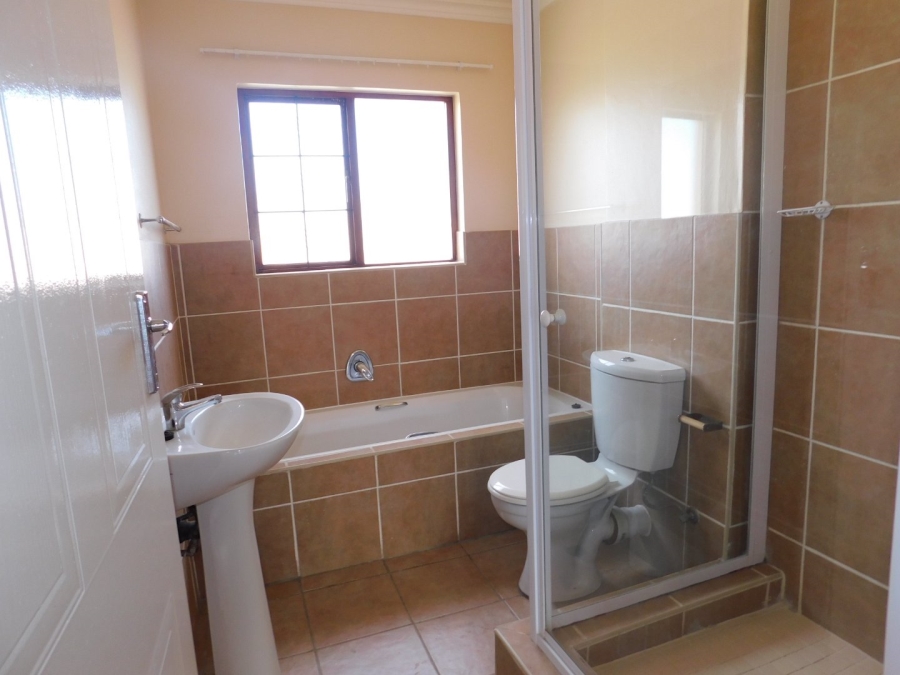 2 Bedroom Property for Sale in Montana Tuine Gauteng