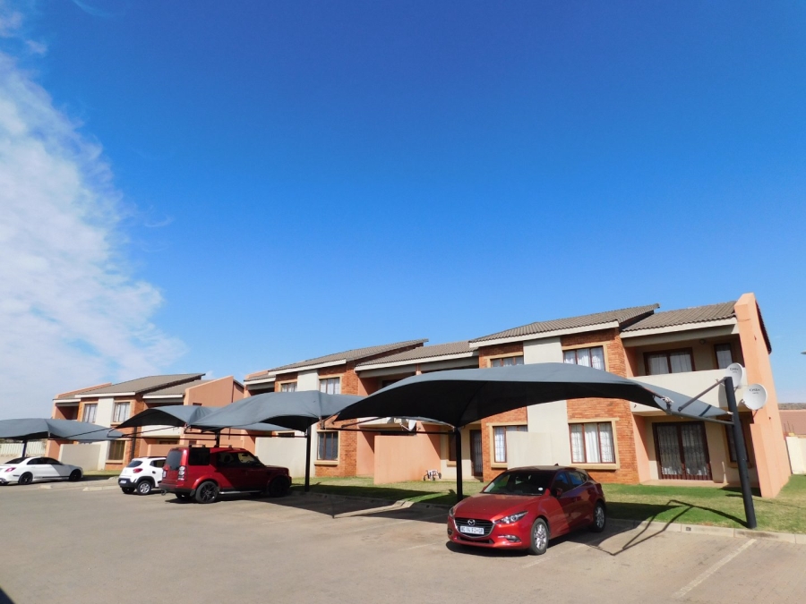 2 Bedroom Property for Sale in Montana Tuine Gauteng